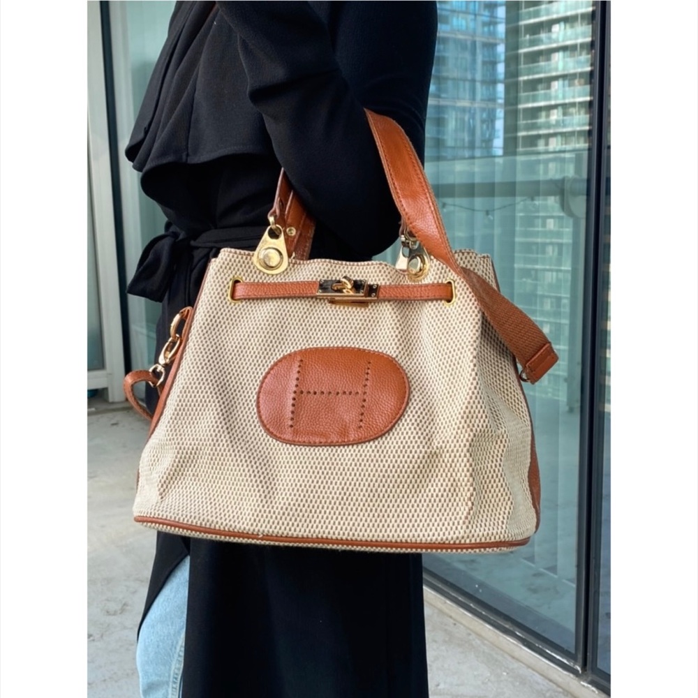 Beige bag with brown details